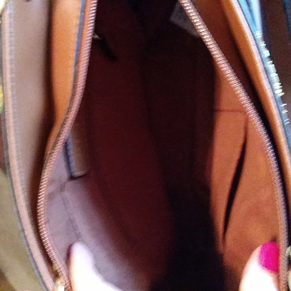 Ladies Handbag - Picture 8 of 10